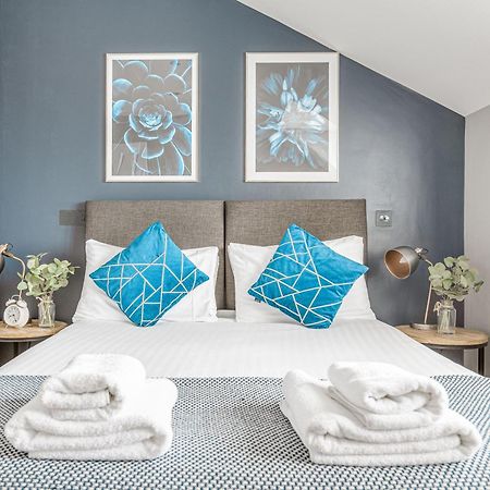 Stylish 1 Bed Apt , Central , Pkg, Perfect For Long Stays Egham Εξωτερικό φωτογραφία