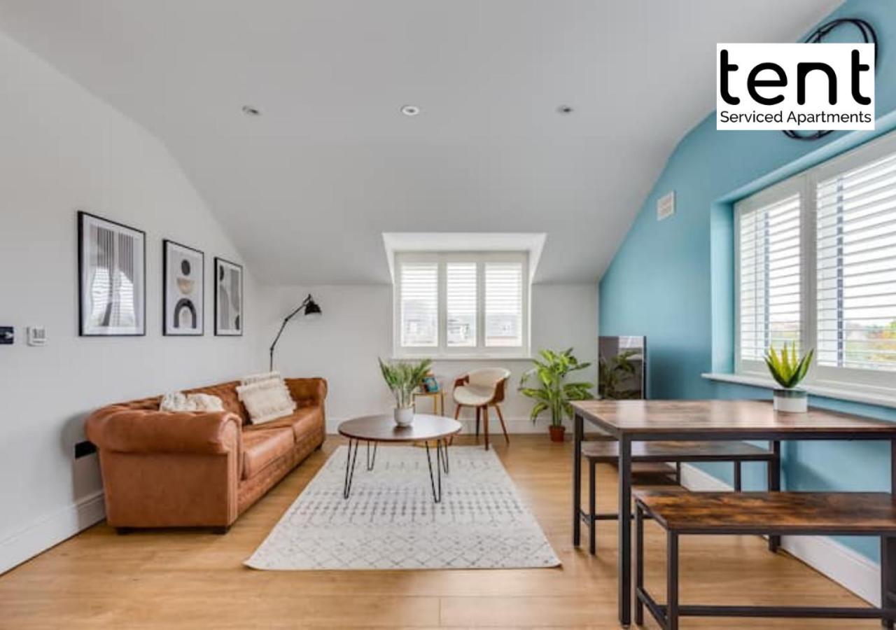 Stylish 1 Bed Apt , Central , Pkg, Perfect For Long Stays Egham Εξωτερικό φωτογραφία