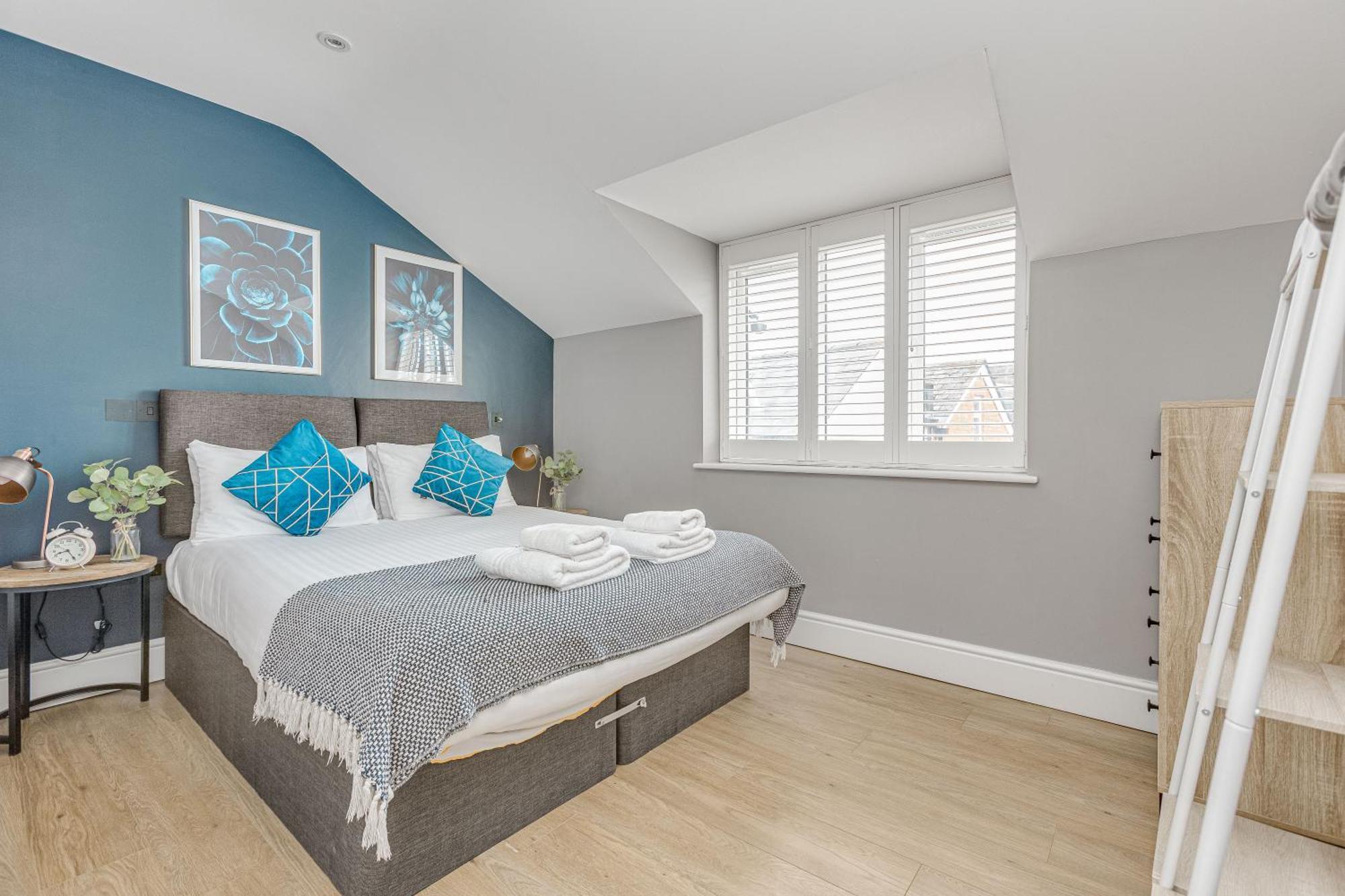 Stylish 1 Bed Apt , Central , Pkg, Perfect For Long Stays Egham Εξωτερικό φωτογραφία